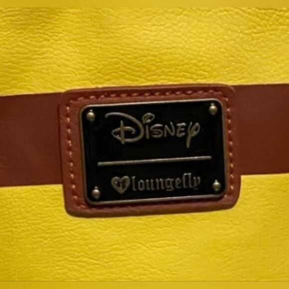 Loungefly Crossbody Bucket Bag NWT HTF Winnie The Pooh